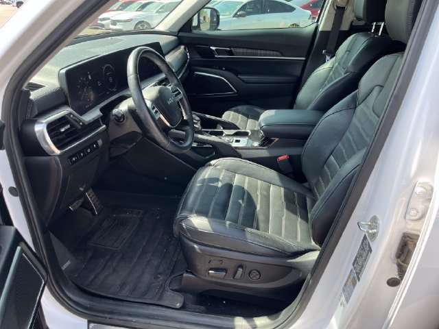 Used 2024 Kia Telluride SX Prestige w/ Towing Package AWD/4WD image 2