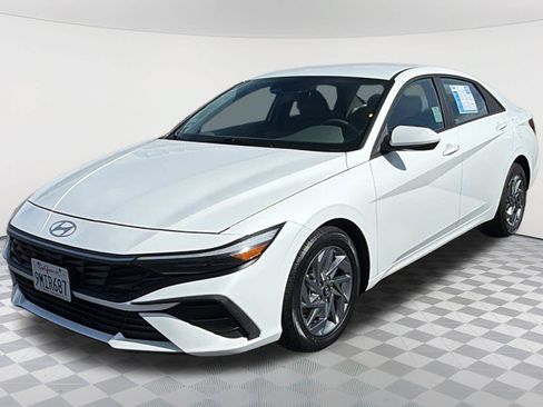 Used 2024 Hyundai Elantra SEL FWD image 1
