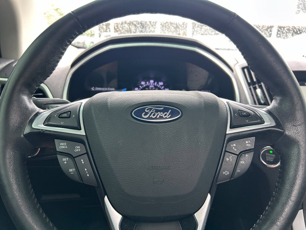 Used 2018 Ford Edge Titanium w/ Equipment Group 302A AWD/4WD image 21