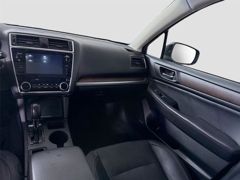 Used 2018 Subaru Outback 2.5i Limited AWD/4WD image 18