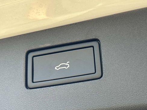 New 2026 Volkswagen Tiguan SE R-Line image 21