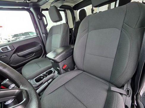 Used 2022 Jeep Gladiator Sport image 25