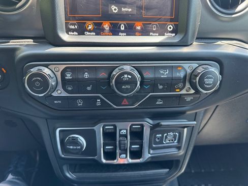 Used 2023 Jeep Gladiator Sport AWD/4WD image 25