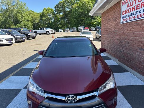 Used 2017 Toyota Camry XLE FWD image 7