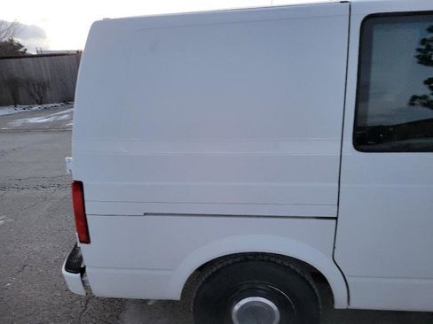 Used 1992 GMC Safari XT image 14