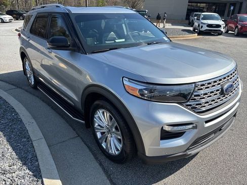 Certified 2022 Ford Explorer Limited w/ Equipment Group 301A image 2