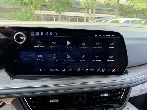 Certified 2026 Chevrolet Suburban Premier AWD/4WD image 20