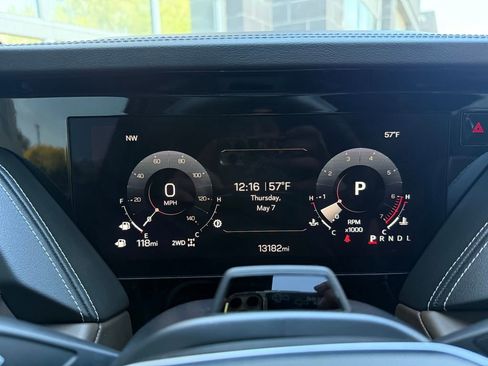 Used 2025 GMC Yukon Denali Ultimate AWD/4WD image 48