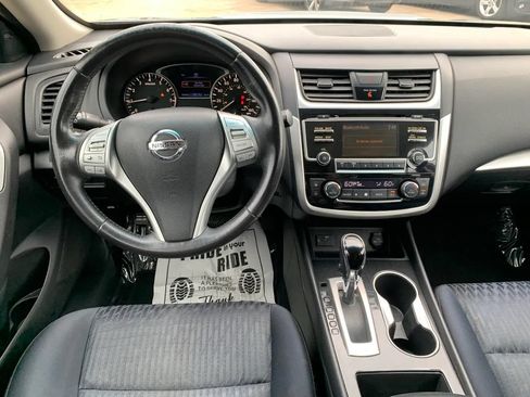Used 2018 Nissan Altima 2.5 SV FWD image 11