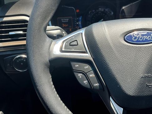 Used 2018 Ford Fusion SE w/ Fusion SE Technology Package FWD image 18