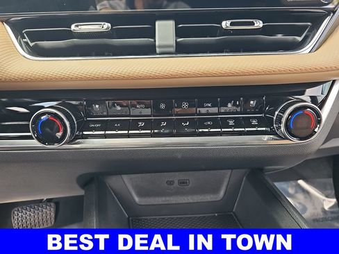 New 2026 Chevrolet Equinox ACTIV w/ Convenience Package III AWD/4WD image 21