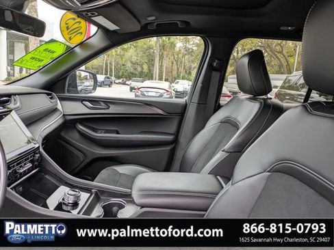 Used 2025 Jeep Grand Cherokee Altitude image 21