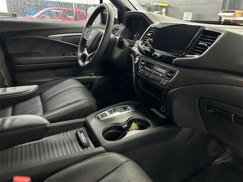 Used 2022 Honda Passport TrailSport image 16