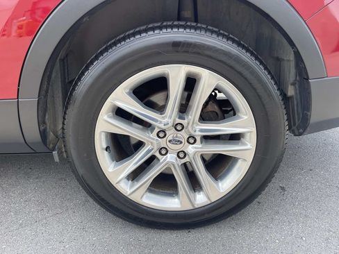 Used 2017 Ford Explorer Limited w/ Equipment Group 301A FWD image 11