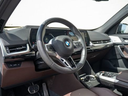 Used 2025 BMW X1 xDrive28i w/ Premium Package AWD/4WD image 4