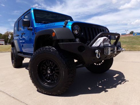 Used 2015 Jeep Wrangler Unlimited Sport AWD/4WD image 9