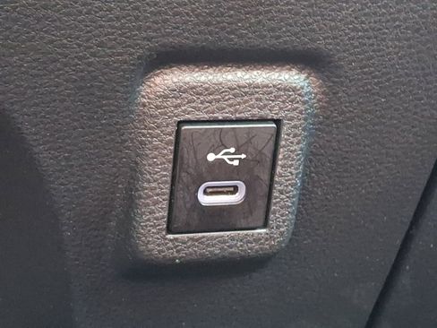 Used 2023 Toyota Corolla LE image 21