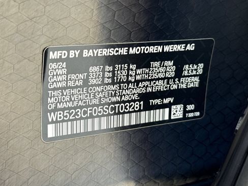Used 2025 BMW iX xDrive50 AWD/4WD image 28