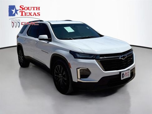 Used 2023 Chevrolet Traverse RS FWD image 1
