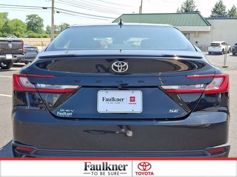 Certified 2025 Toyota Camry SE FWD image 5