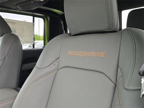 New 2025 Jeep Gladiator Mojave image 9