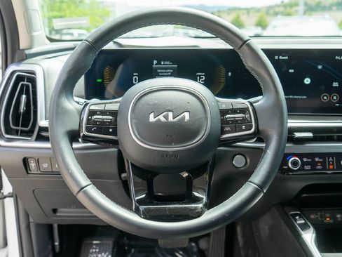 Certified 2025 Kia Sorento EX AWD/4WD image 15
