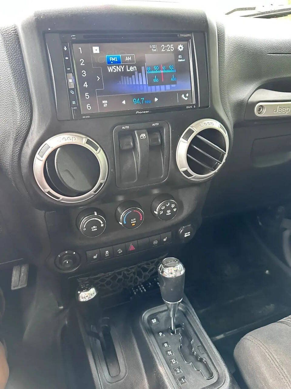 Used 2011 Jeep Wrangler Sahara w/ Dual Top Group AWD/4WD image 11
