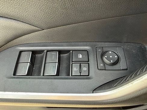 Used 2023 Toyota RAV4 AWD Hybrid image 14