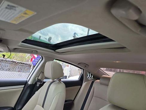 Used 2021 Honda Civic EX image 4