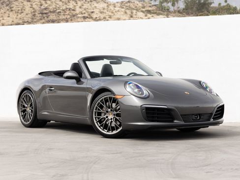 Certified 2018 Porsche 911 Carrera image 9