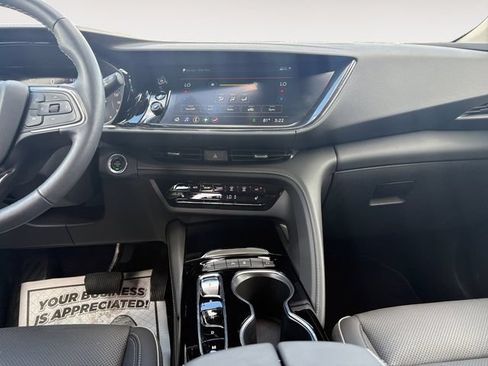 Used 2023 Buick Envision Essence FWD image 11
