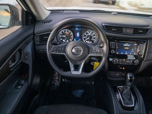 Used 2019 Nissan Rogue SV image 15