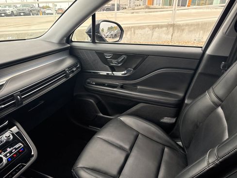 Used 2022 Lincoln Corsair AWD w/ Equipment Group 101A image 24