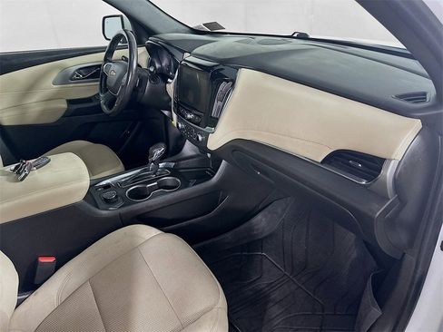 Used 2022 Chevrolet Traverse LT w/ LPO, Floor Liner Package image 31