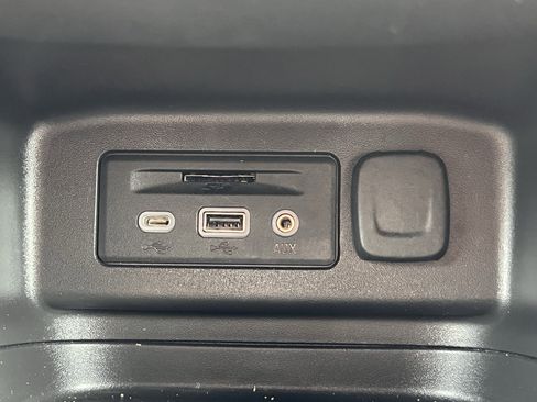 Used 2023 Chevrolet Equinox RS w/ RS Leather Package FWD image 24