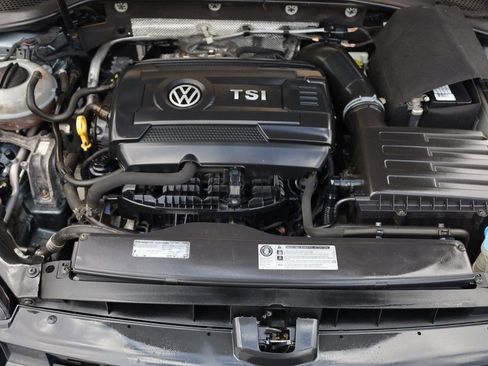 Used 2015 Volkswagen Golf S image 12