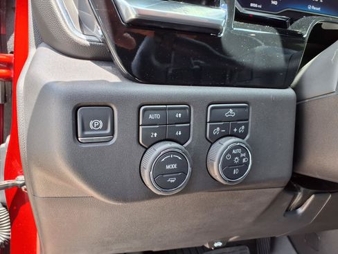 Used 2025 Chevrolet Silverado 1500 LT Trail Boss AWD/4WD image 22