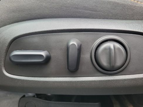 Used 2018 Chevrolet Equinox LT image 20