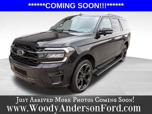 Used 2023 Ford Expedition Limited image 1
