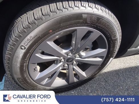 Used 2023 Ford Explorer XLT w/ Equipment Group 202A AWD/4WD image 14