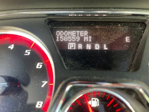 Used 2015 GMC Acadia SLE FWD image 13