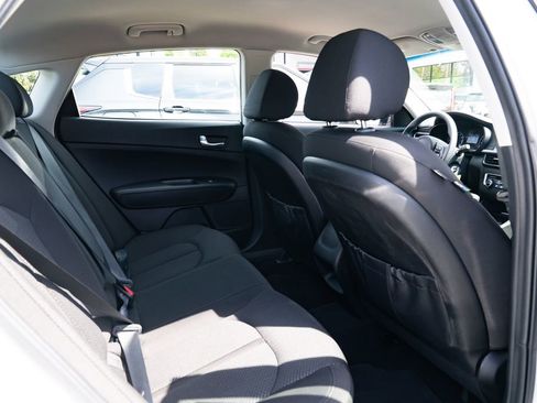 Used 2017 Kia Optima LX FWD image 23
