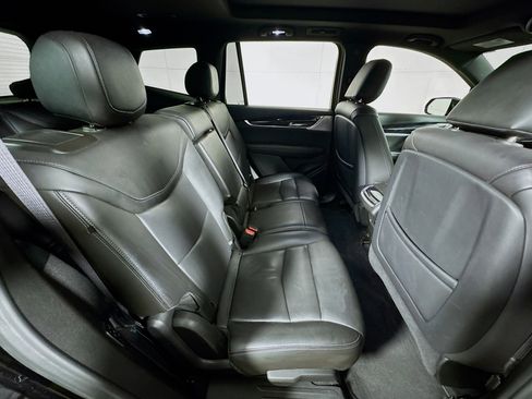 Used 2024 Cadillac XT6 Premium Luxury image 29