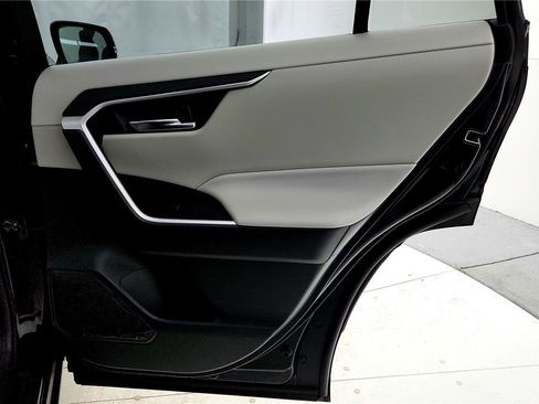 Certified 2023 Toyota RAV4 XLE w/ Convenience Package image 19