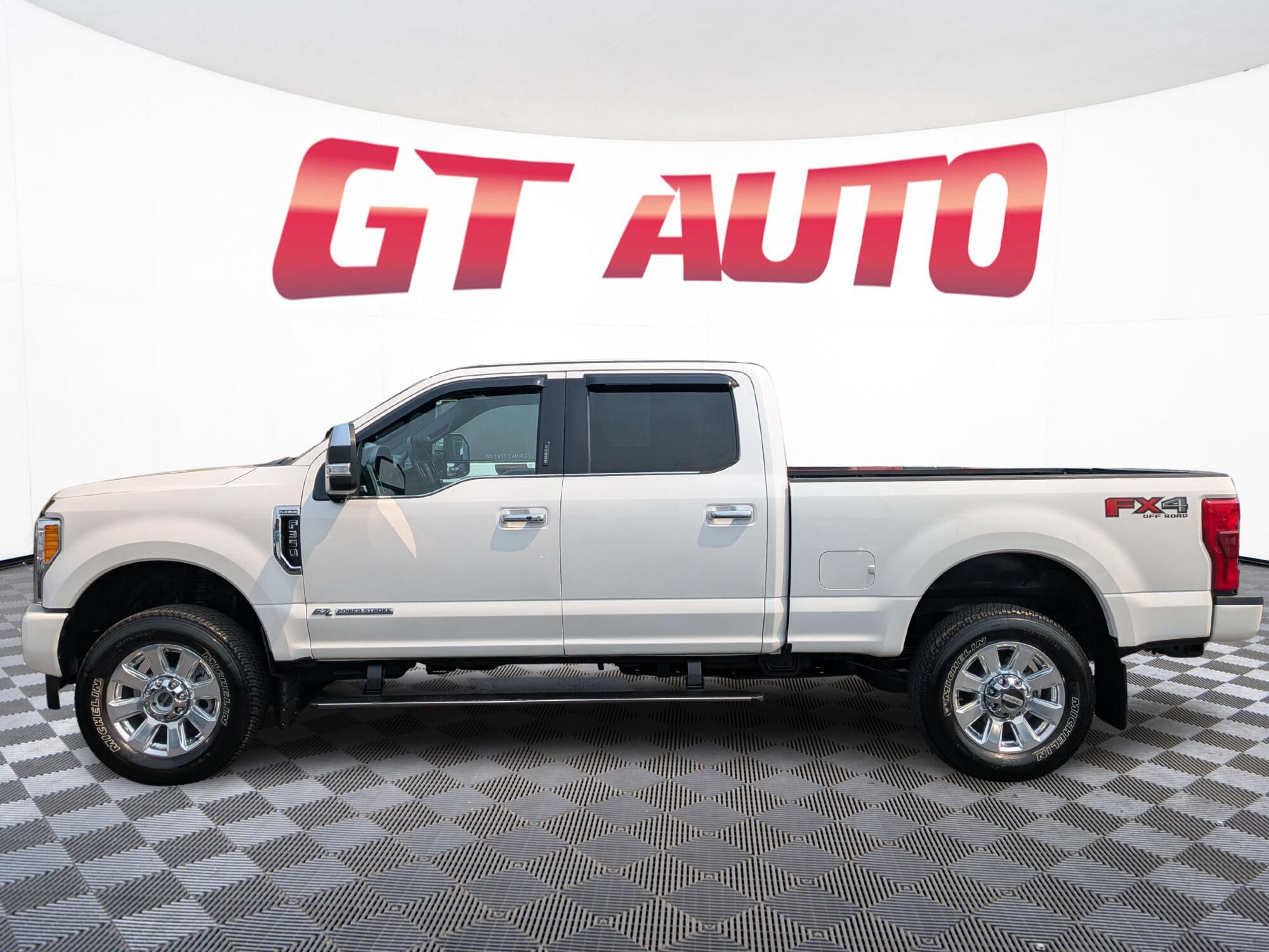Used 2018 Ford F350 Platinum w/ Platinum Ultimate Package AWD/4WD image 3