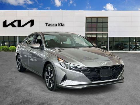 Used 2023 Hyundai Elantra SEL w/ Convenience Package FWD image 1