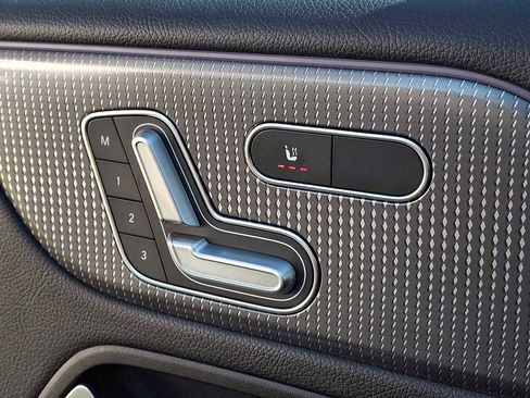 Certified 2022 Mercedes-Benz GLB 250 4MATIC image 24