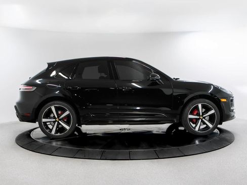 Certified 2023 Porsche Macan S AWD/4WD image 8