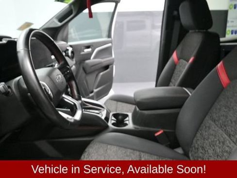 Used 2024 Chevrolet Colorado Z71 w/ Advanced Trailering Package AWD/4WD image 21