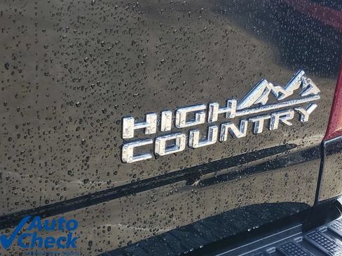 Used 2022 Chevrolet Silverado 2500 High Country w/ Safety Package II AWD/4WD image 9
